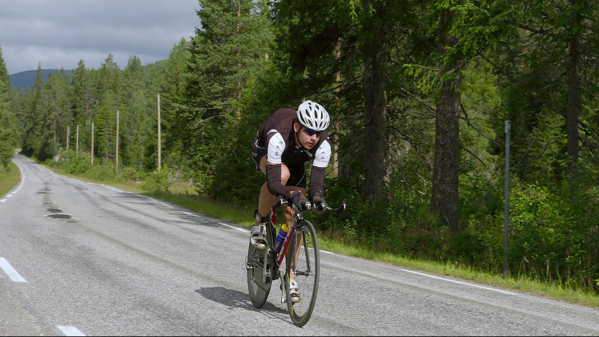 “伊万·戈梅斯:从防守专家到进攻新星,推动美洲狮队新一轮崛起”